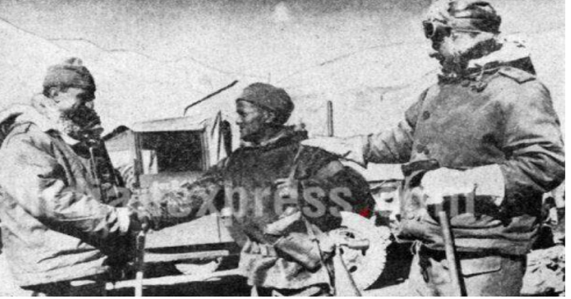 Naik Rabi Lal Thapa commander of a post in the Pangong Lake area of Ladakh shakes hands with General Kaul during 1962 Sino-Indian war. 