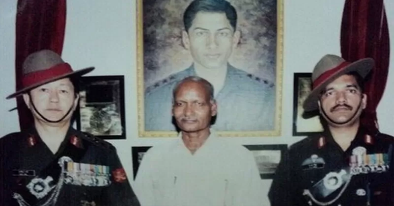 Col lalit Roy With manoj pandey father